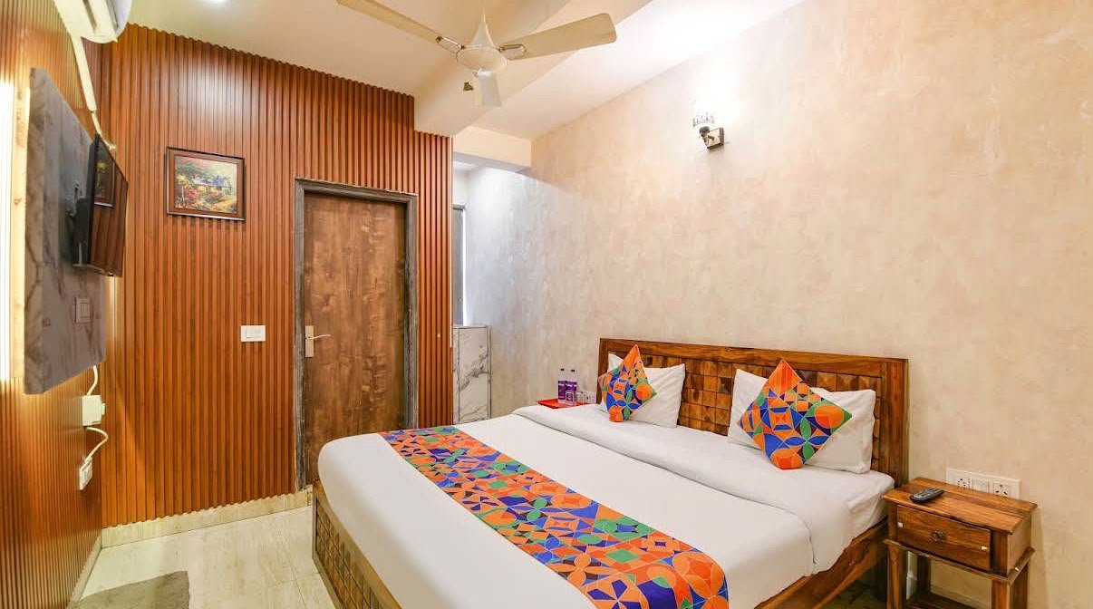 Roomshala Blu Lagoon - Near Select Citywalk Mall, Saket